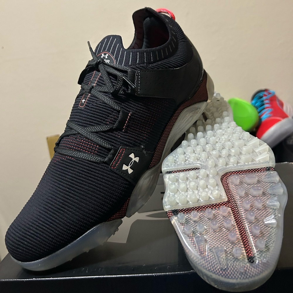 UNDER ARMOUR HOVR TOUR SPIKELESS 'BLACK BETA MEN SHOES SIZE 11.5 BRAND NEW